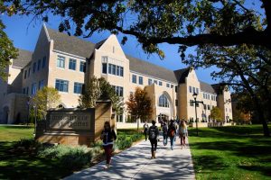 Học phí, Ưu điểm, trường Đại học