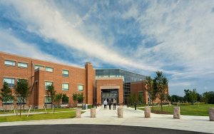 Trường Naugatuck Valley Community College, học phí 