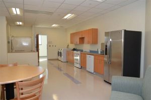 Trường Naugatuck Valley Community College, học phí 